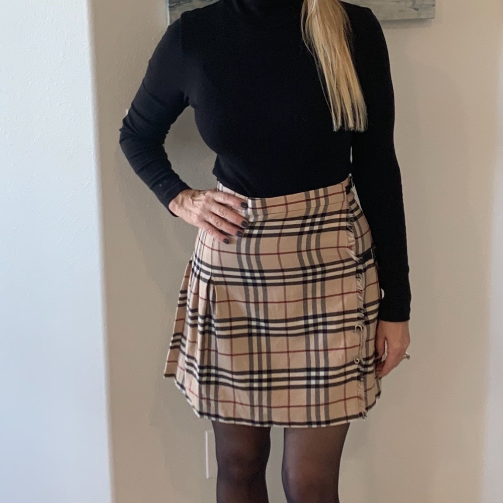 Burberry plaid skirt